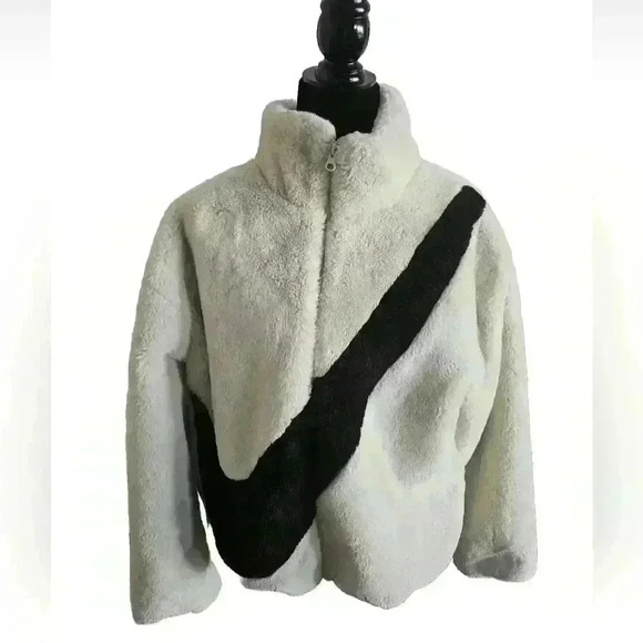 Nike Essentials Women's Off White Faux Fur Plush Large Logo Full Zip Jacket S - Picture 2 of 15